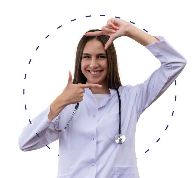 Dra haciendo gesto con la mano